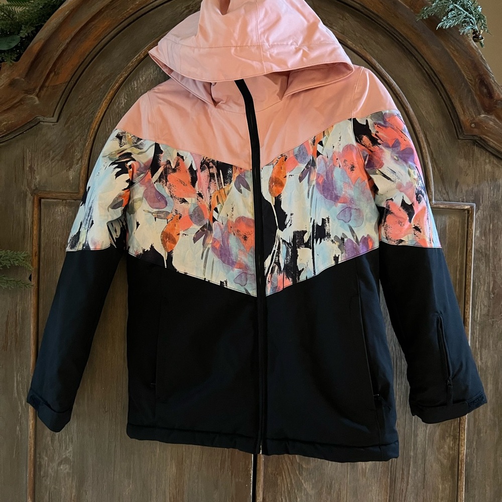 Gently used. Like new Roxy SKI Jacket girls size 14/XL